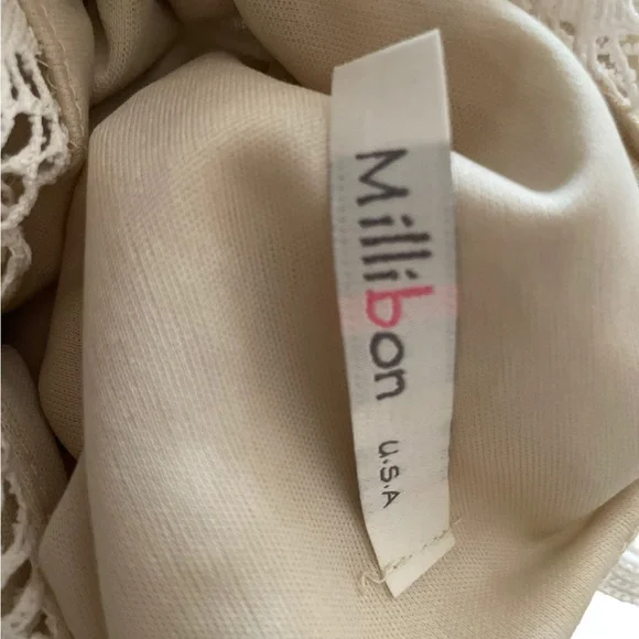 THE LOVELY DAISY~ Sheer overlay. Perfect for Summer. SZ M/L - Picture 6 of 6